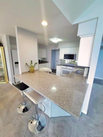 3416 Loon Lake Court, Waterford, MI 48329