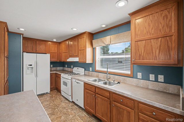 2700 Shimmons Road 177, Auburn Hills, MI 48326