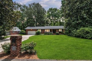 305 Sierra DR, Chesapeake, VA 23322