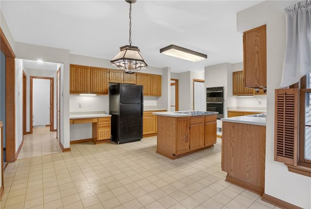 425 Stag Horn Dr, Mccandless, PA 15090