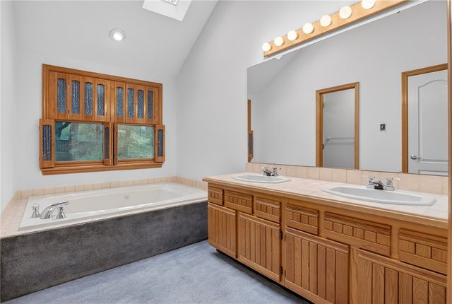 425 Stag Horn Dr, Mccandless, PA 15090