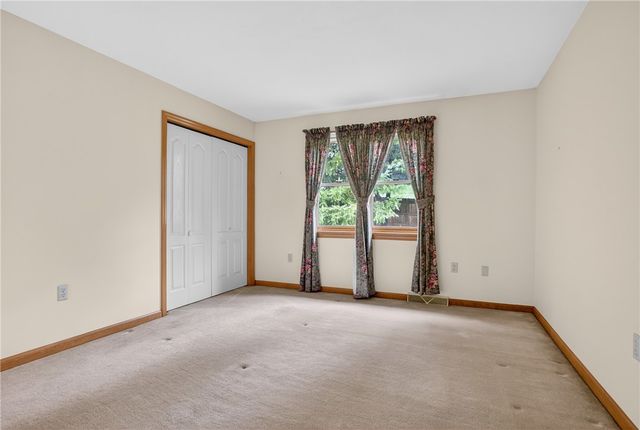 425 Stag Horn Dr, Mccandless, PA 15090