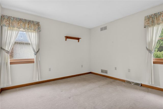 425 Stag Horn Dr, Mccandless, PA 15090