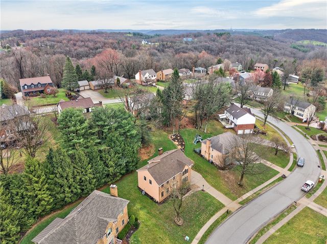 425 Stag Horn Dr, Mccandless, PA 15090