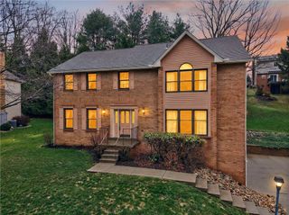 425 Stag Horn Dr, Mccandless, PA 15090