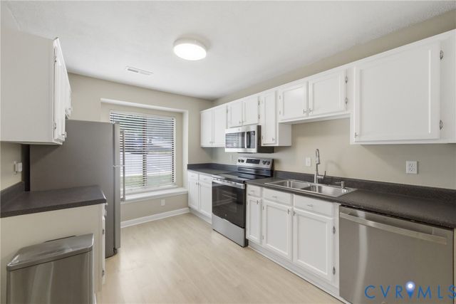 1907 Airy Cir, Henrico, VA 23238