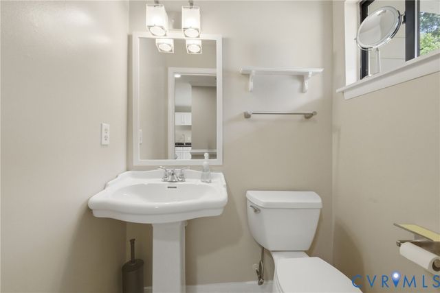 1907 Airy Cir, Henrico, VA 23238