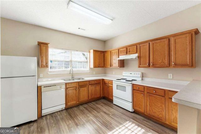 6750 Sunset Hills Boulevard, Rex, GA 30273