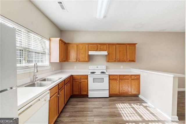 6750 Sunset Hills Boulevard, Rex, GA 30273