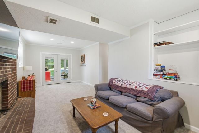 3343 Sutherland Drive, Lexington, KY 40517