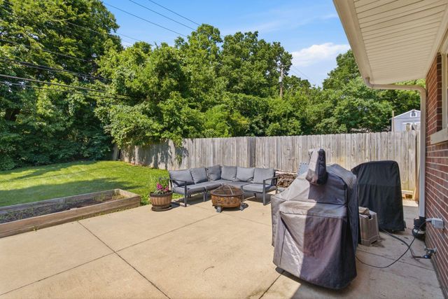 3343 Sutherland Drive, Lexington, KY 40517