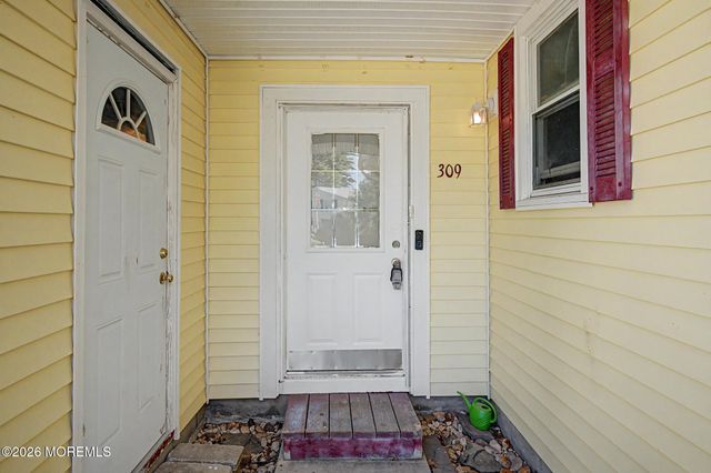 309 Twin Lakes Boulevard, Little Egg Harbor, NJ 08087