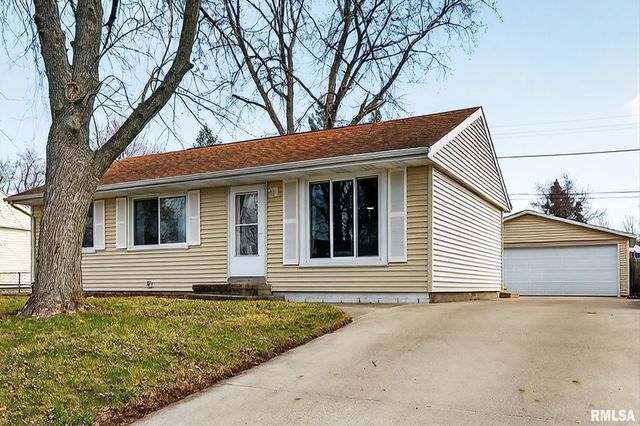 207 N LINNHILL Lane, Washington, IL 61571