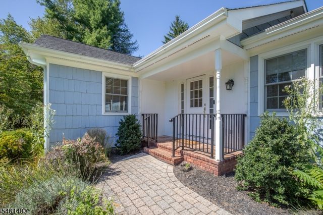4 Brook Hollow Rd, Peapack Gladstone Boro, NJ 07934