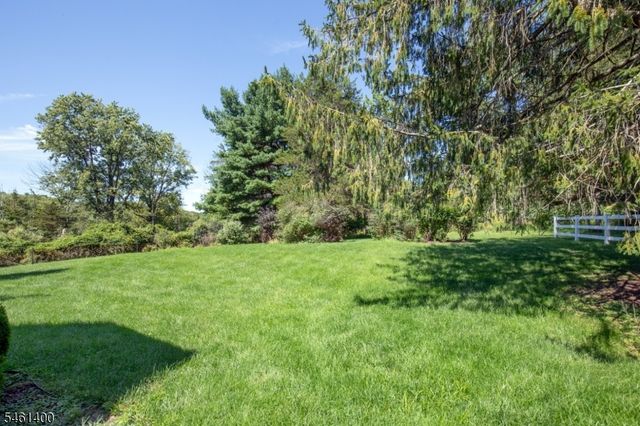 4 Brook Hollow Rd, Peapack Gladstone Boro, NJ 07934