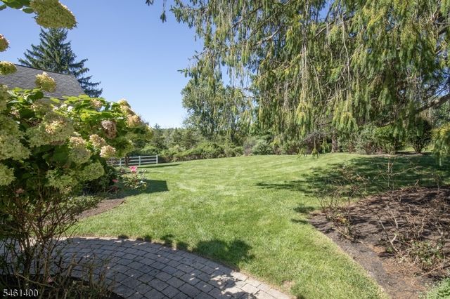 4 Brook Hollow Rd, Peapack Gladstone Boro, NJ 07934