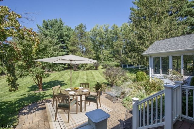 4 Brook Hollow Rd, Peapack Gladstone Boro, NJ 07934