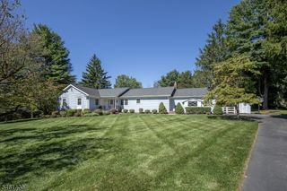 4 Brook Hollow Rd, Peapack Gladstone Boro, NJ 07934