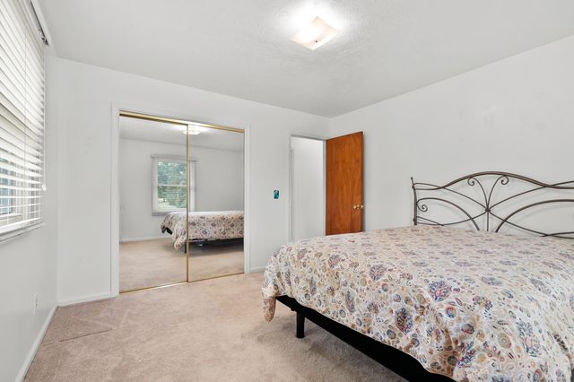 42598 15th Avenue, Bloomingdale, MI 49026