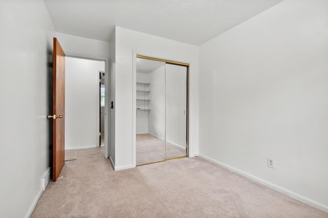 42598 15th Avenue, Bloomingdale, MI 49026