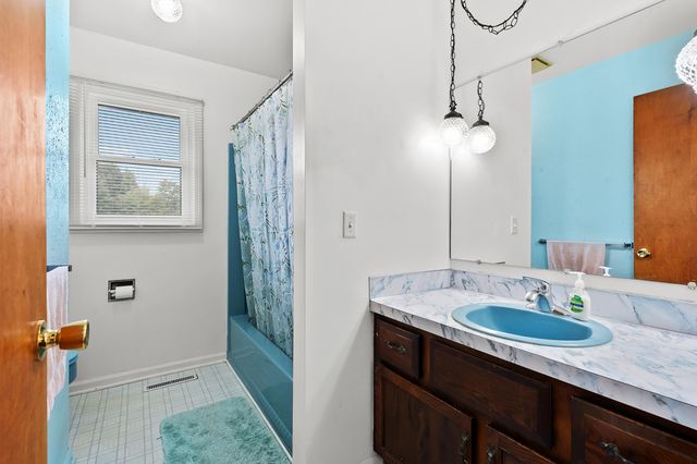 42598 15th Avenue, Bloomingdale, MI 49026