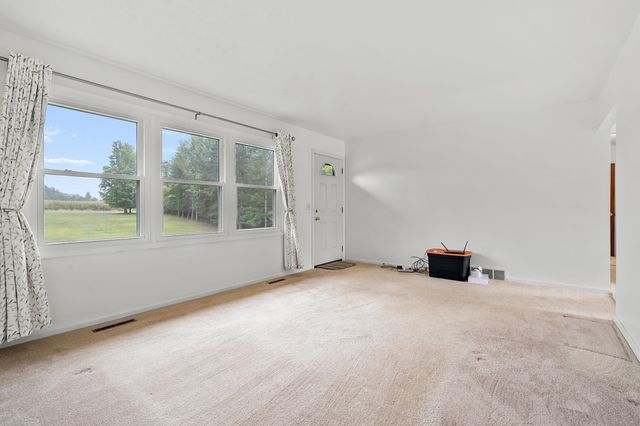 42598 15th Avenue, Bloomingdale, MI 49026