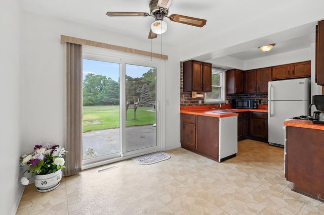 42598 15th Avenue, Bloomingdale, MI 49026