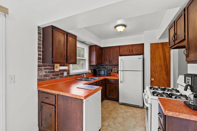 42598 15th Avenue, Bloomingdale, MI 49026