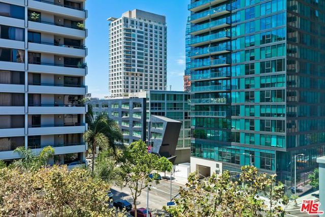 645 W 9th Street 500, Los Angeles, CA 90015