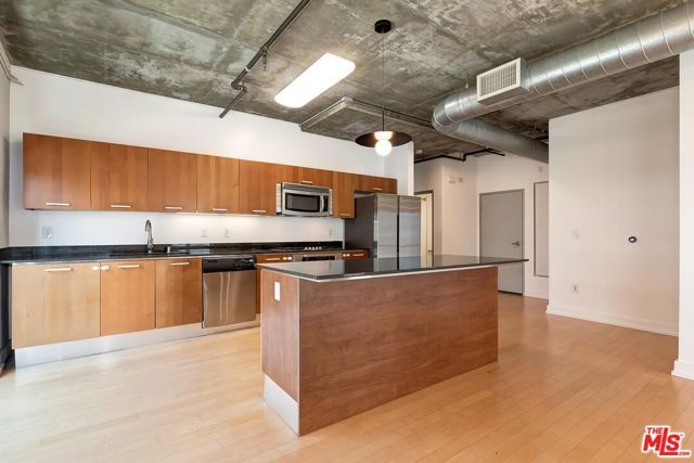 645 W 9th Street 500, Los Angeles, CA 90015