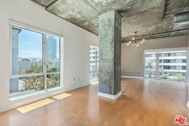 645 W 9th Street 500, Los Angeles, CA 90015