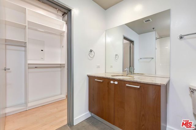 645 W 9th Street 500, Los Angeles, CA 90015