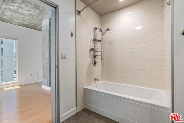 645 W 9th Street 500, Los Angeles, CA 90015