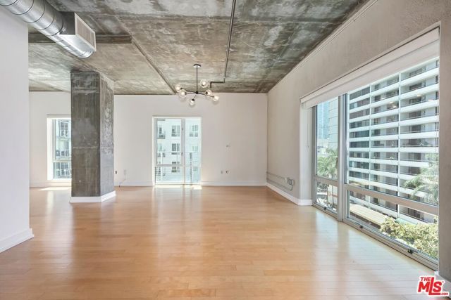 645 W 9th Street 500, Los Angeles, CA 90015