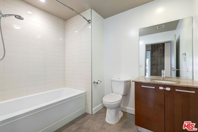 645 W 9th Street 500, Los Angeles, CA 90015