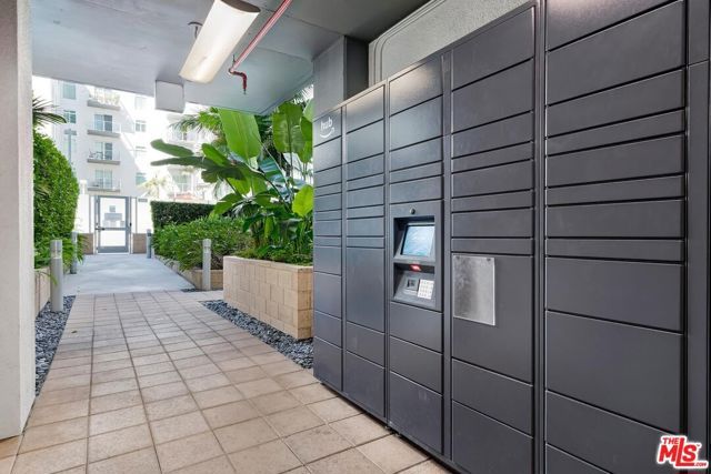 645 W 9th Street 500, Los Angeles, CA 90015