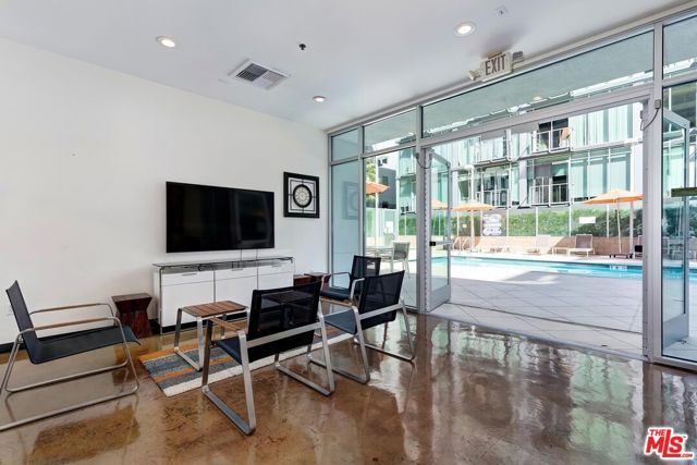 645 W 9th Street 500, Los Angeles, CA 90015