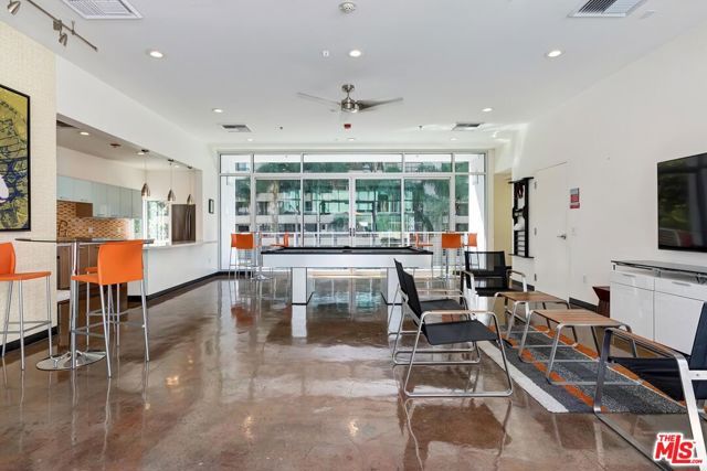 645 W 9th Street 500, Los Angeles, CA 90015