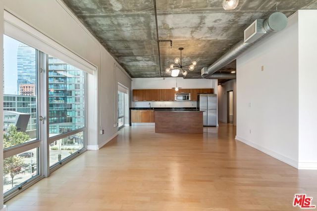 645 W 9th Street 500, Los Angeles, CA 90015