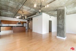 645 W 9th Street 500, Los Angeles, CA 90015