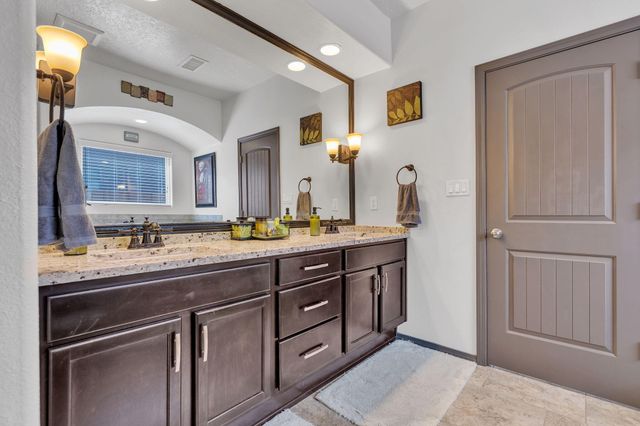 7305 Nome Drive NE, Rio Rancho, NM 87144
