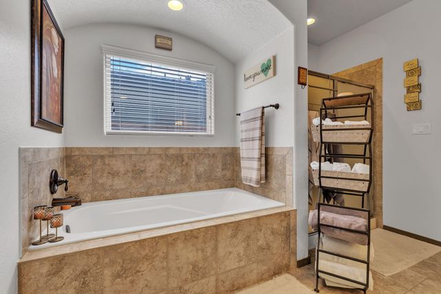 7305 Nome Drive NE, Rio Rancho, NM 87144