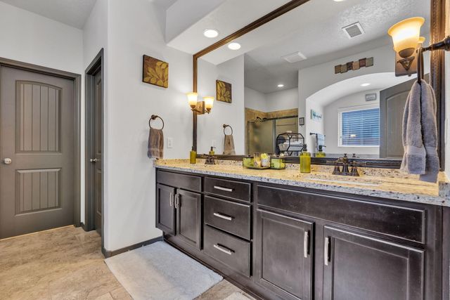 7305 Nome Drive NE, Rio Rancho, NM 87144
