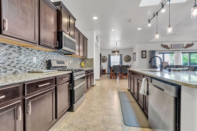 7305 Nome Drive NE, Rio Rancho, NM 87144