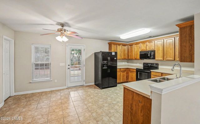 70 Shadow Moss Drive, Beaufort, SC 29906