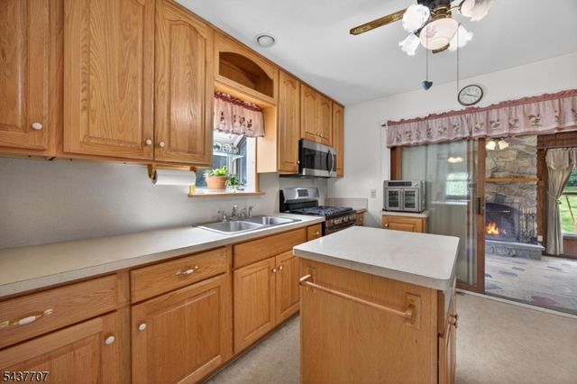 6 Odell Rd, Vernon Twp., NJ 07462