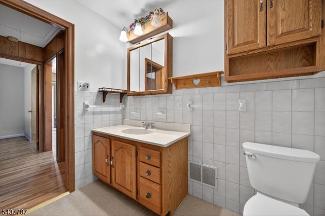 6 Odell Rd, Vernon Twp., NJ 07462