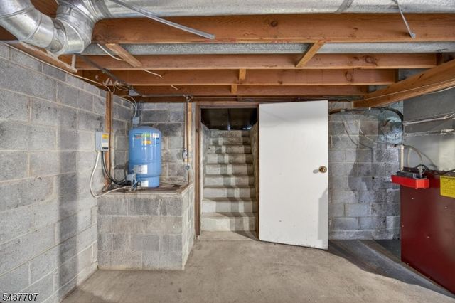 6 Odell Rd, Vernon Twp., NJ 07462