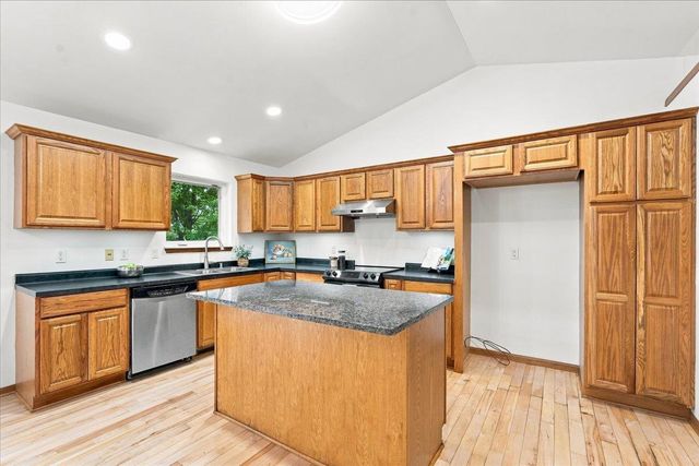 2880 Crinkle Root Drive, Fitchburg, WI 53711