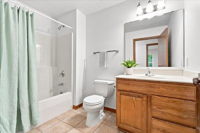 2880 Crinkle Root Drive, Fitchburg, WI 53711